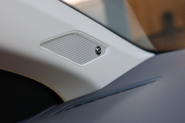 Volkswagen Polo 1.0 TSI R-Line Beats 116PK *Stoelverwarming*DAB*1e eigenaar*