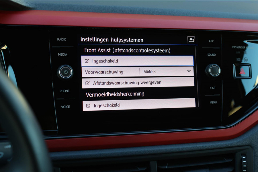 Volkswagen Polo 1.0 TSI R-Line Beats 116PK *Stoelverwarming*DAB*1e eigenaar*