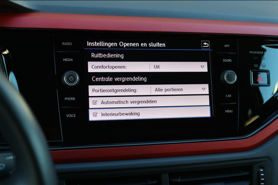 Volkswagen Polo 1.0 TSI R-Line Beats 116PK *Stoelverwarming*DAB*1e eigenaar*