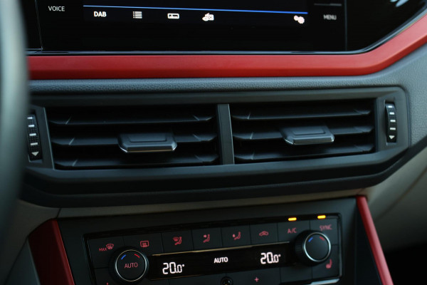 Volkswagen Polo 1.0 TSI R-Line Beats 116PK *Stoelverwarming*DAB*1e eigenaar*