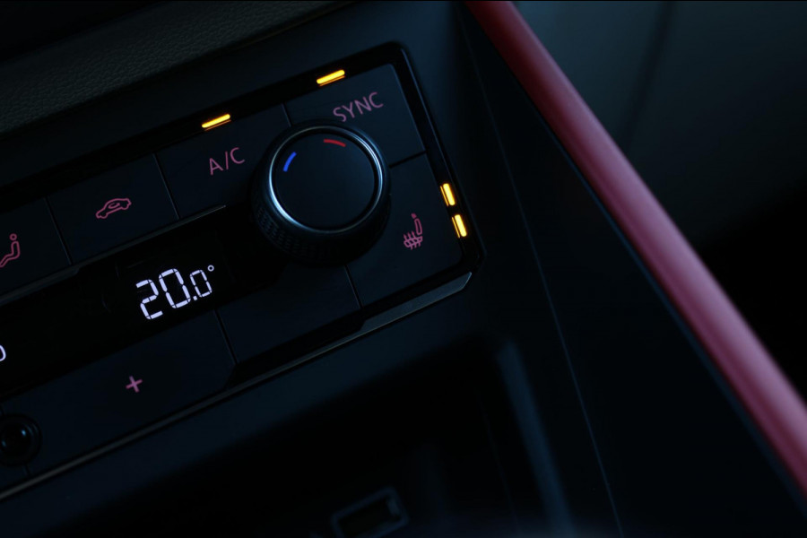 Volkswagen Polo 1.0 TSI R-Line Beats 116PK *Stoelverwarming*DAB*1e eigenaar*