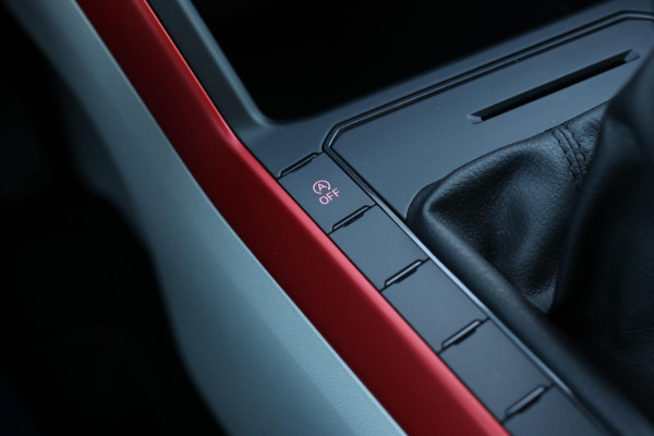 Volkswagen Polo 1.0 TSI R-Line Beats 116PK *Stoelverwarming*DAB*1e eigenaar*