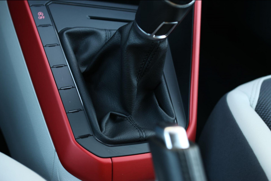 Volkswagen Polo 1.0 TSI R-Line Beats 116PK *Stoelverwarming*DAB*1e eigenaar*