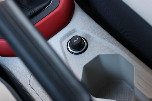 Volkswagen Polo 1.0 TSI R-Line Beats 116PK *Stoelverwarming*DAB*1e eigenaar*