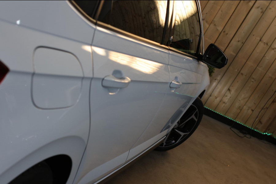 Volkswagen Polo 1.0 TSI R-Line Beats 116PK *Stoelverwarming*DAB*1e eigenaar*