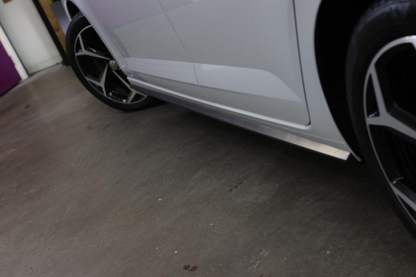 Volkswagen Polo 1.0 TSI R-Line Beats 116PK *Stoelverwarming*DAB*1e eigenaar*