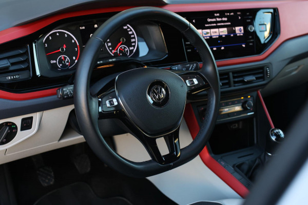 Volkswagen Polo 1.0 TSI R-Line Beats 116PK *Stoelverwarming*DAB*1e eigenaar*