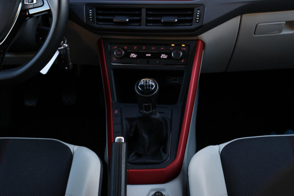 Volkswagen Polo 1.0 TSI R-Line Beats 116PK *Stoelverwarming*DAB*1e eigenaar*