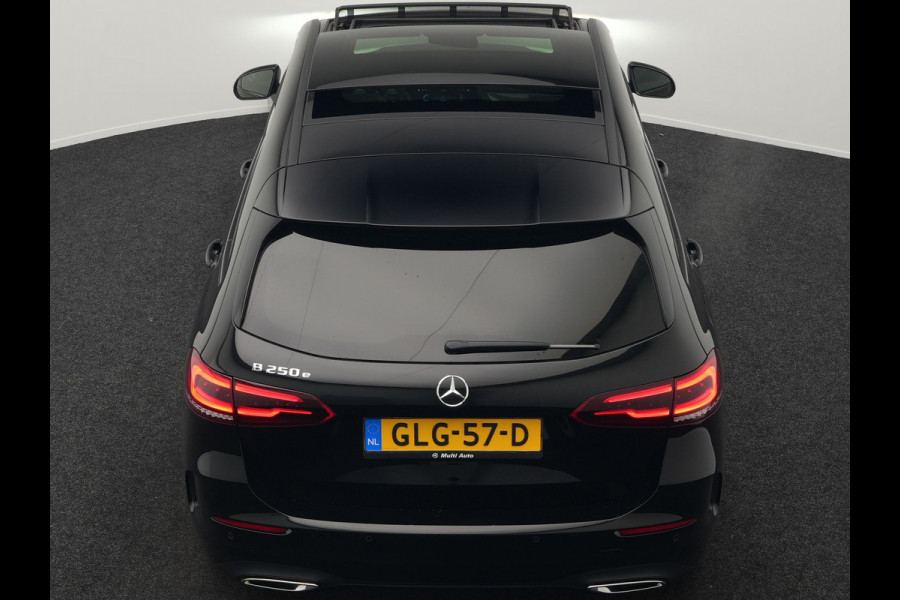 Mercedes-Benz B-Klasse 250 e AMG Limited 218pk PHEV | Panodak | Camera | Night Pakket | Alcantara Sportstoelen Verwarmd | Apple Carplay | Widescreen Cockpit | Navigatie | Lane Assist | Virtual | DAB |