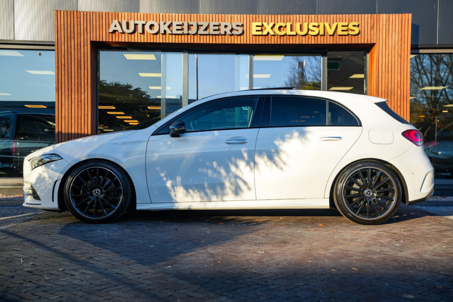 Mercedes-Benz A-Klasse 200 Launch Edition Premium Plus AMG PANO AMBIENT Apple Carplay Brake assist Camera Multimedia Getint glas 19"L.M. Cruise Navi