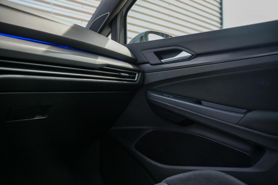 Volkswagen Golf 2.0 TDI GTD Panoramadak IQ Light Harman/Kardon Keyless 19''LM Nardo Grey