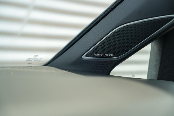 Volkswagen Golf 2.0 TDI GTD Panoramadak IQ Light Harman/Kardon Keyless 19''LM Nardo Grey