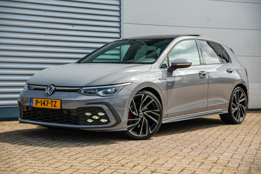 Volkswagen Golf 2.0 TDI GTD Panoramadak IQ Light Harman/Kardon Keyless 19''LM Nardo Grey