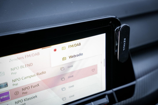 Volkswagen Golf 1.5 eTSI R-Line Business Panodak IQ Light Camera DAB+ ACC Navigatie Stoel-stuurverw. LPG Alcantara