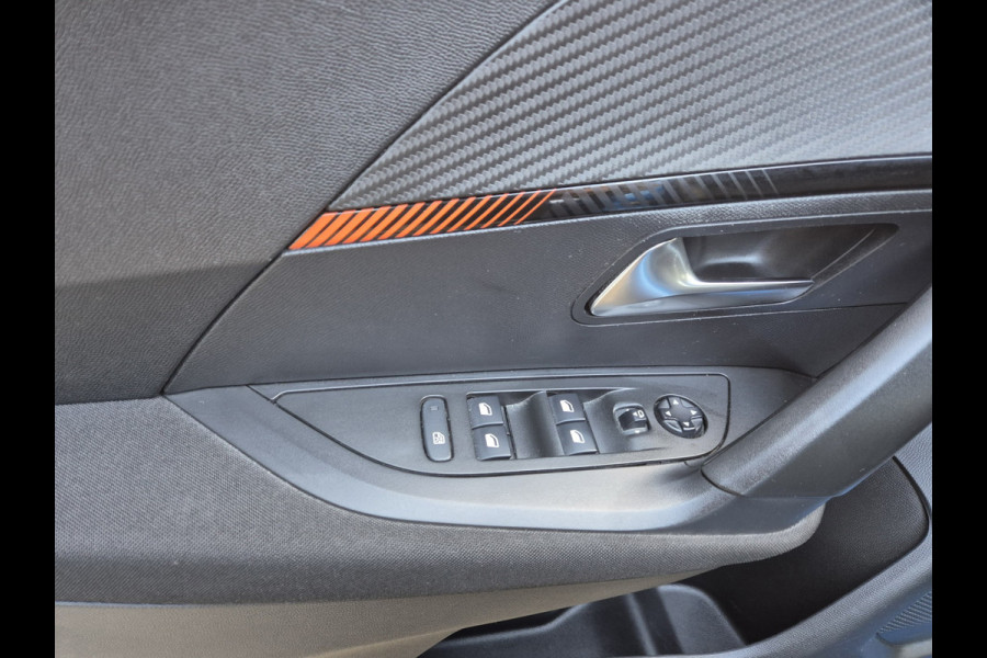 Peugeot e-2008 EV Active 50 kWh Carplay / NAP / ACTIE !