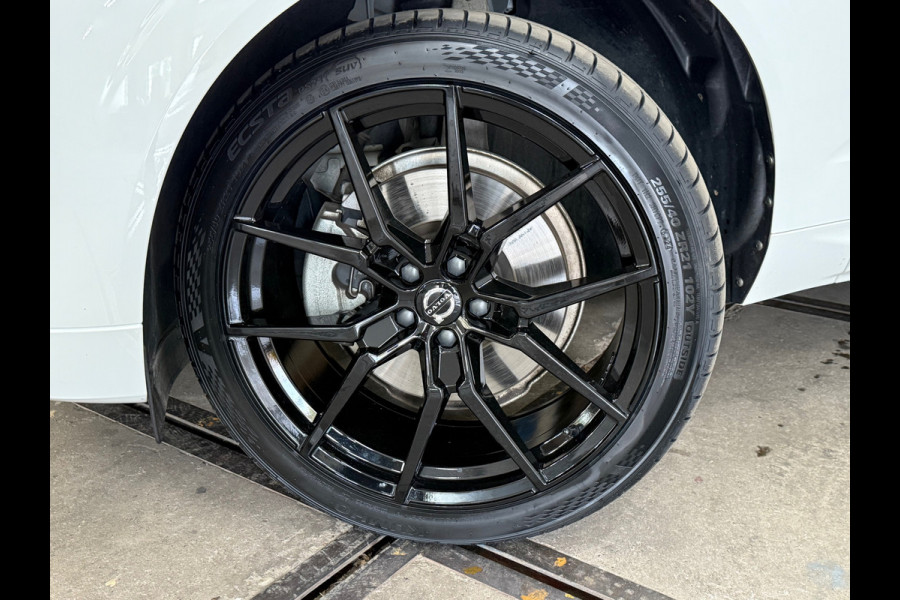 Volvo XC60 2.0 T6 Ultimate Dark R-Design Plug-in | Facelift | 21 Inch | Pano | Leder