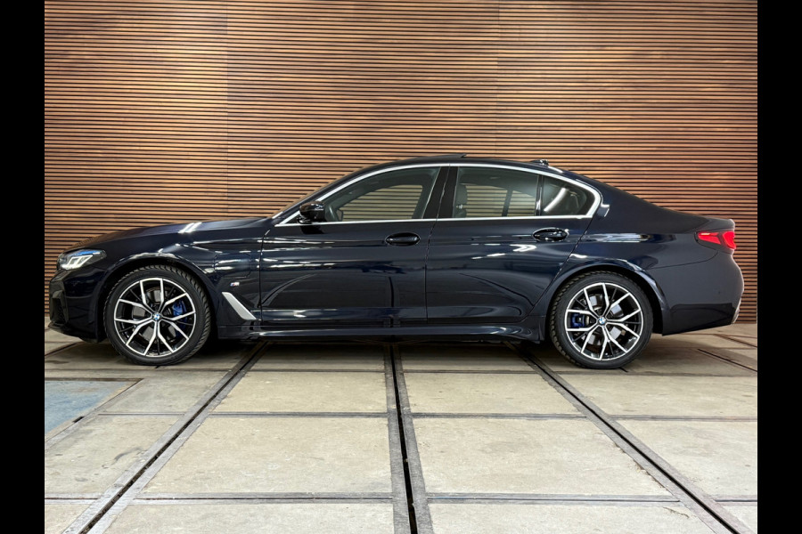 BMW 5 Serie 530e High Executive M-Sport Shadow Line | Laser | LCI | Pano | Drive Assist Prof | 19' inch