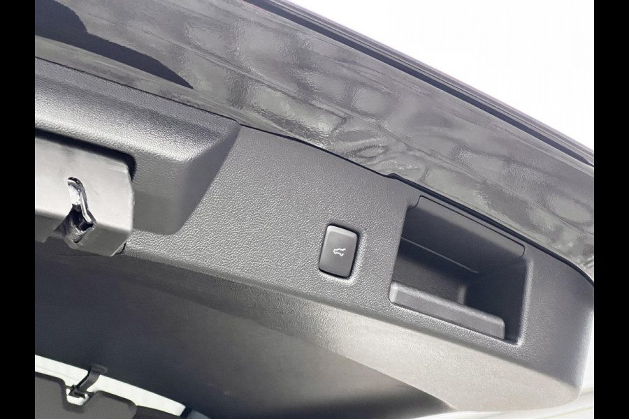 Ford Kuga 2.5 PHEV ST-Line X 243pk | Driver Assistance Pack | Winterpack | Technology Pack | All Weatherbanden | 2.100kg Trekgewicht