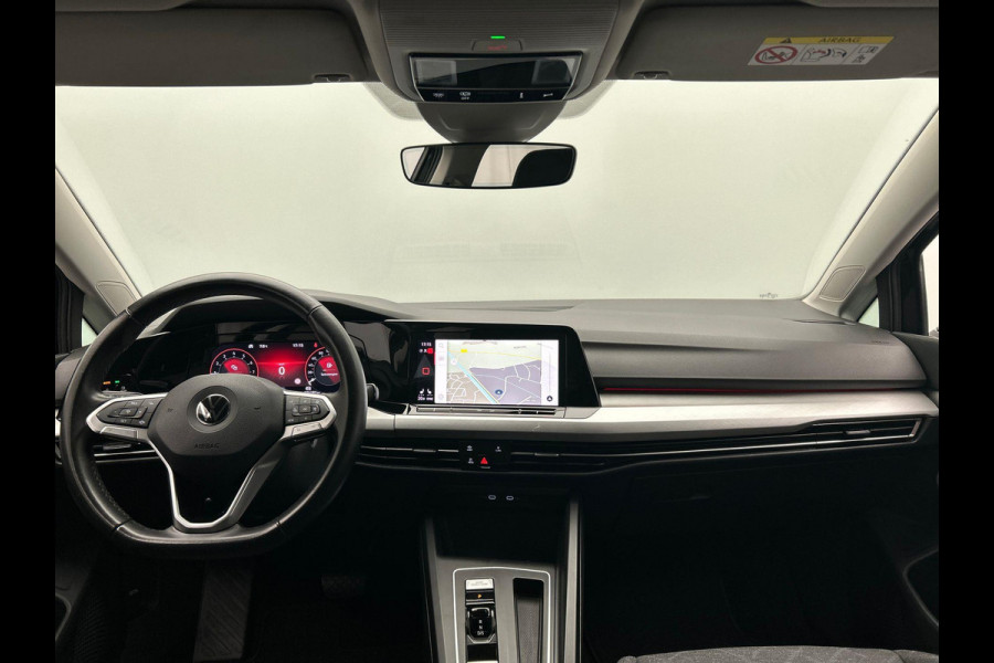 Volkswagen GOLF Variant 1.0 eTSI Life Camera Trekhaak Stoelverwarming Adaptieve Cruise Carplay