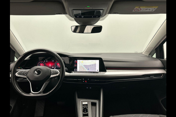 Volkswagen GOLF Variant 1.0 eTSI Life Camera Trekhaak Stoelverwarming Adaptieve Cruise Carplay