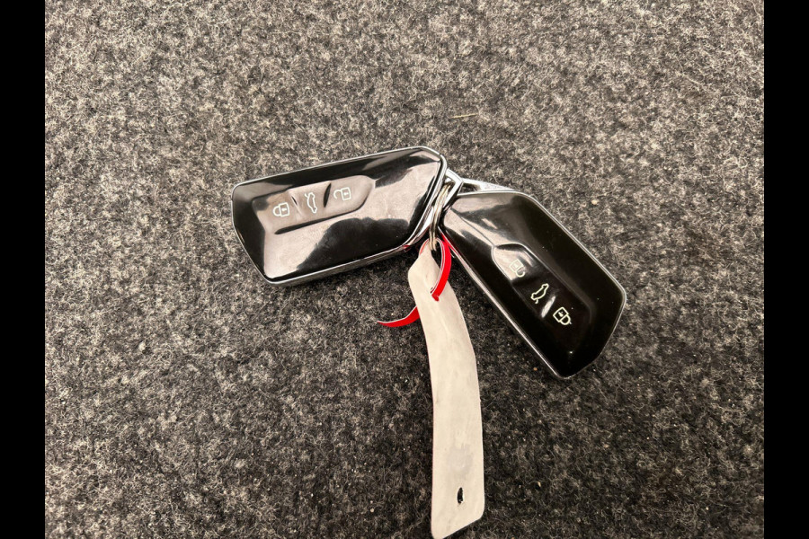 Volkswagen GOLF Variant 1.0 eTSI Life Camera Trekhaak Stoelverwarming Adaptieve Cruise Carplay