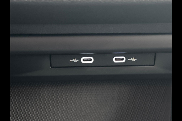 Volkswagen GOLF Variant 1.0 eTSI Life Camera Trekhaak Stoelverwarming Adaptieve Cruise Carplay