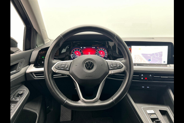 Volkswagen GOLF Variant 1.0 eTSI Life Camera Trekhaak Stoelverwarming Adaptieve Cruise Carplay