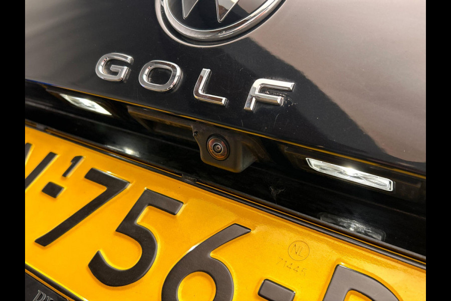 Volkswagen GOLF Variant 1.0 eTSI Life Camera Trekhaak Stoelverwarming Adaptieve Cruise Carplay