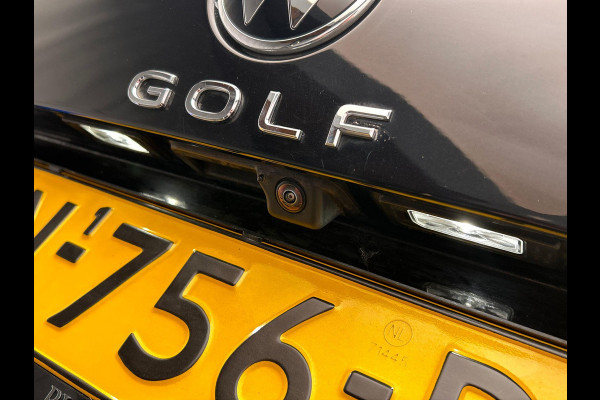 Volkswagen GOLF Variant 1.0 eTSI Life Camera Trekhaak Stoelverwarming Adaptieve Cruise Carplay