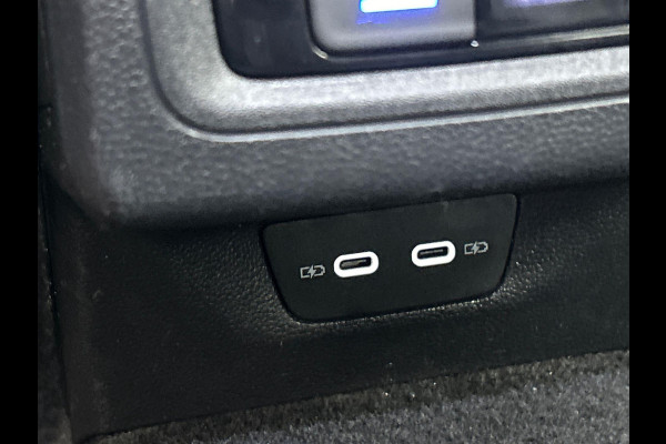 Volkswagen GOLF Variant 1.0 eTSI Life Camera Trekhaak Stoelverwarming Adaptieve Cruise Carplay