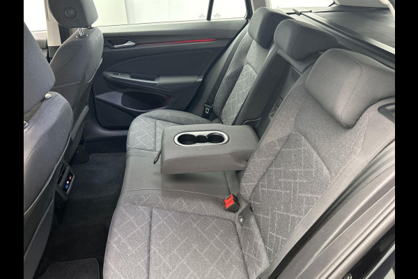 Volkswagen GOLF Variant 1.0 eTSI Life Camera Trekhaak Stoelverwarming Adaptieve Cruise Carplay