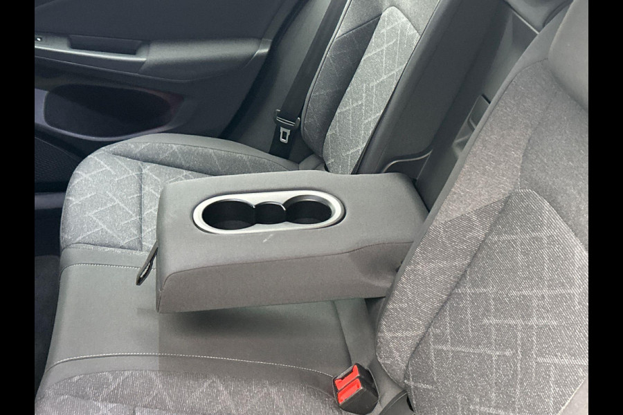 Volkswagen GOLF Variant 1.0 eTSI Life Camera Trekhaak Stoelverwarming Adaptieve Cruise Carplay