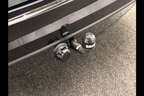 Volkswagen GOLF Variant 1.0 eTSI Life Camera Trekhaak Stoelverwarming Adaptieve Cruise Carplay