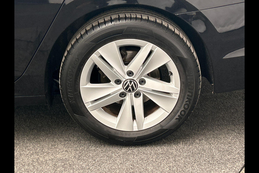 Volkswagen GOLF Variant 1.0 eTSI Life Camera Trekhaak Stoelverwarming Adaptieve Cruise Carplay