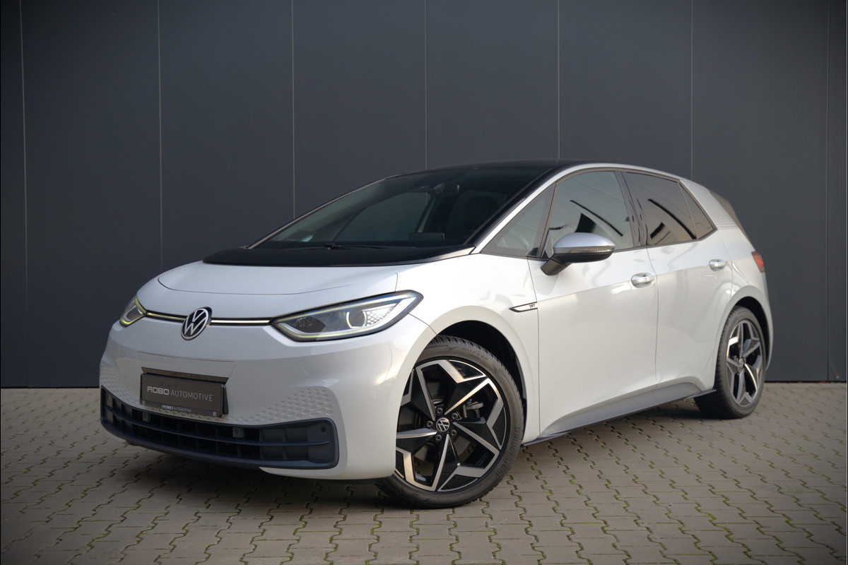 Volkswagen ID.3 First Plus 58 kWh | Stoelverwarming | Stuurverwarming | Camera | Adaptive Cruise Control | Navigatie | Standkachel | Keyless | Parkeersensoren | LED | Apple Carplay | BTW |