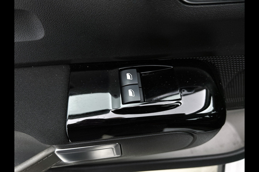 Citroën C3 1.2 110PK 6 Versn. PureTech Business * Distributie vv bij 94.000KM * / Navigatie / Pdc+Camera / Airco-ecc./ Radio multimedia / / Apk 06-2027