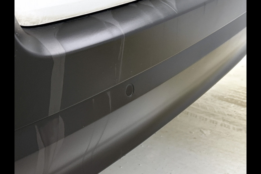 Citroën C3 1.2 110PK 6 Versn. PureTech Business * Distributie vv bij 94.000KM * / Navigatie / Pdc+Camera / Airco-ecc./ Radio multimedia / / Apk 06-2027