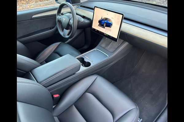 Tesla Model Y RWD 58 kWh 95% SOH Trekhaak BTW Auto 1e EIG Rijklaarprijs!