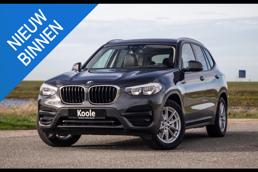BMW X3 xDrive30e High Executive BRUIN LEER / PANORAMA DAK / AUTOMAAT / PLUG IN / CARPLAY / STOELVERWARMING