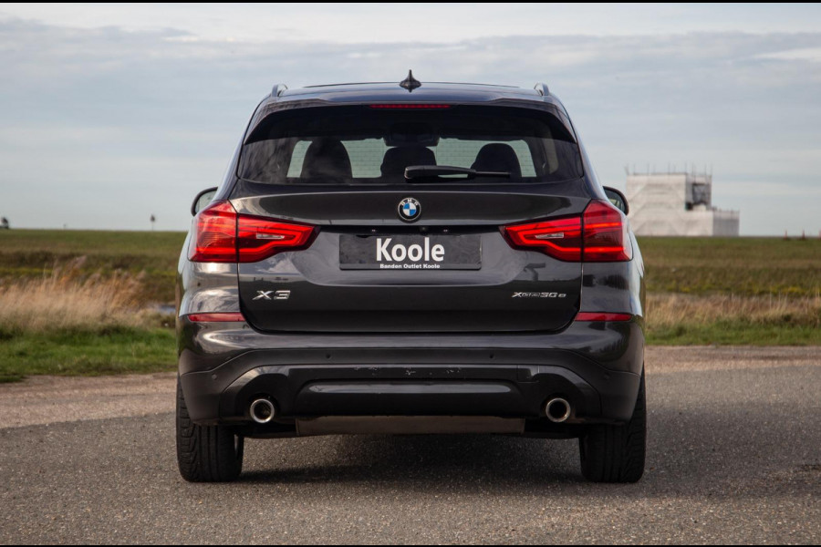 BMW X3 xDrive30e High Executive BRUIN LEER / PANORAMA DAK / AUTOMAAT / PLUG IN / CARPLAY / STOELVERWARMING