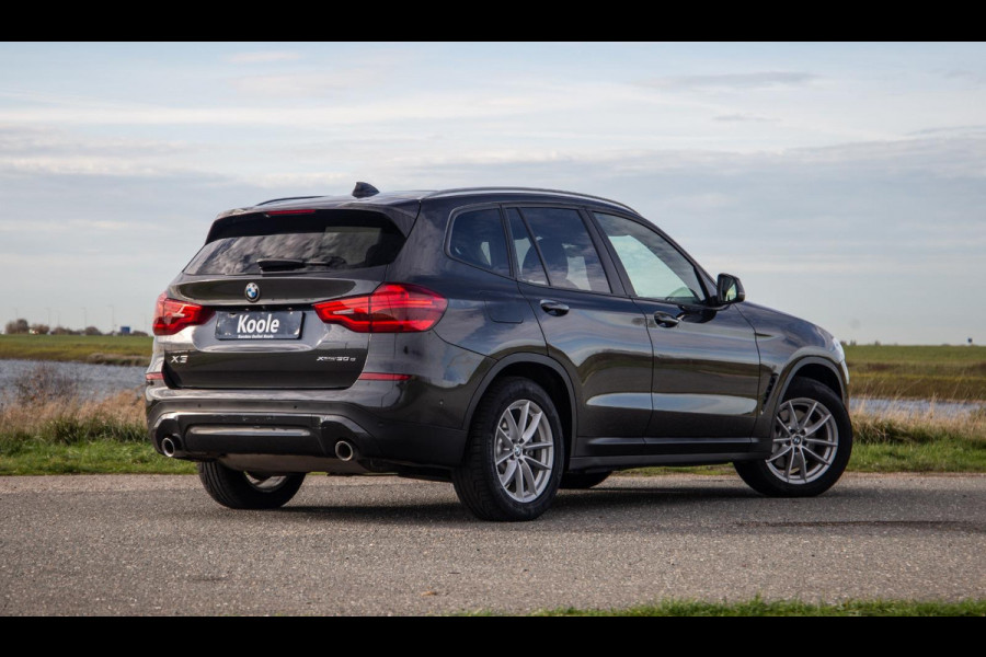 BMW X3 xDrive30e High Executive BRUIN LEER / PANORAMA DAK / AUTOMAAT / PLUG IN / CARPLAY / STOELVERWARMING