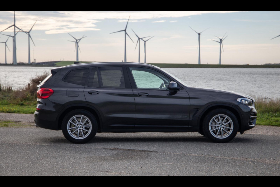 BMW X3 xDrive30e High Executive BRUIN LEER / PANORAMA DAK / AUTOMAAT / PLUG IN / CARPLAY / STOELVERWARMING