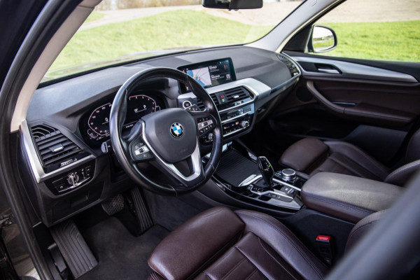 BMW X3 xDrive30e High Executive BRUIN LEER / PANORAMA DAK / AUTOMAAT / PLUG IN / CARPLAY / STOELVERWARMING
