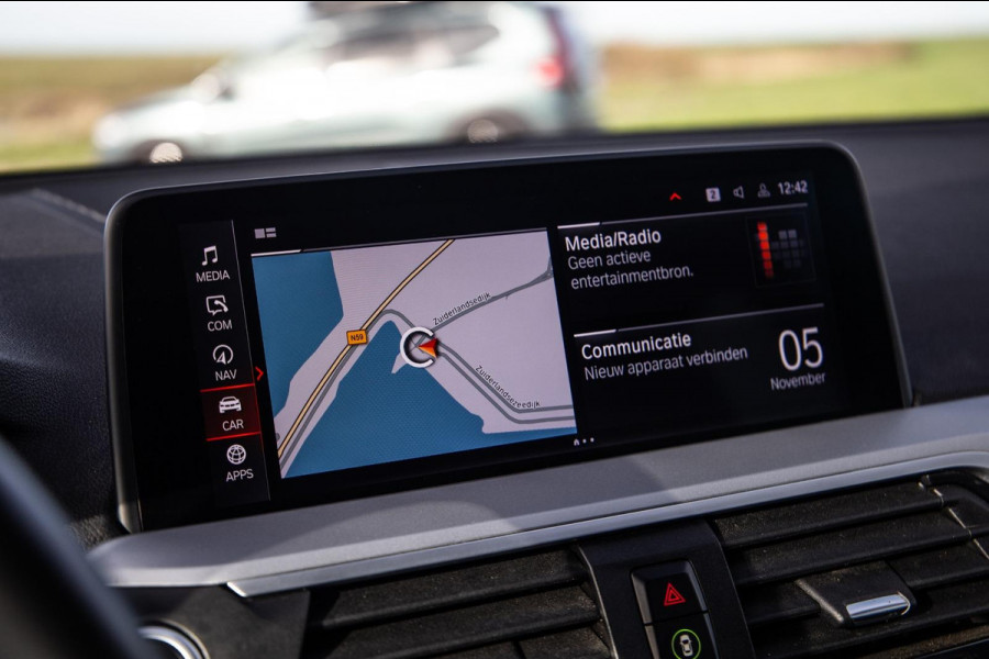 BMW X3 xDrive30e High Executive BRUIN LEER / PANORAMA DAK / AUTOMAAT / PLUG IN / CARPLAY / STOELVERWARMING