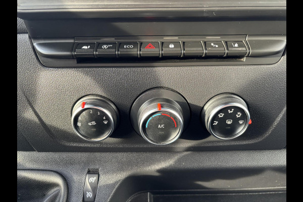 Renault Master T35 2.3 dCi 150 L2H2*A/C*CRUISE*NAVI*HAAK*3PERS*