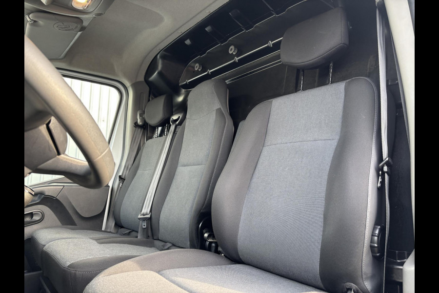 Renault Master T35 2.3 dCi 150 L2H2*A/C*CRUISE*NAVI*HAAK*3PERS*