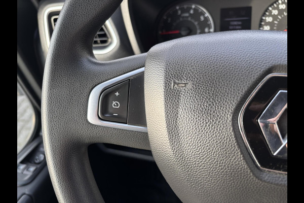 Renault Master T35 2.3 dCi 150 L2H2*A/C*CRUISE*NAVI*HAAK*3PERS*