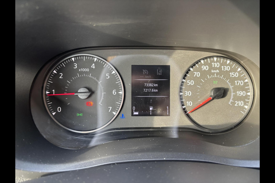 Renault Master T35 2.3 dCi 150 L2H2*A/C*CRUISE*NAVI*HAAK*3PERS*