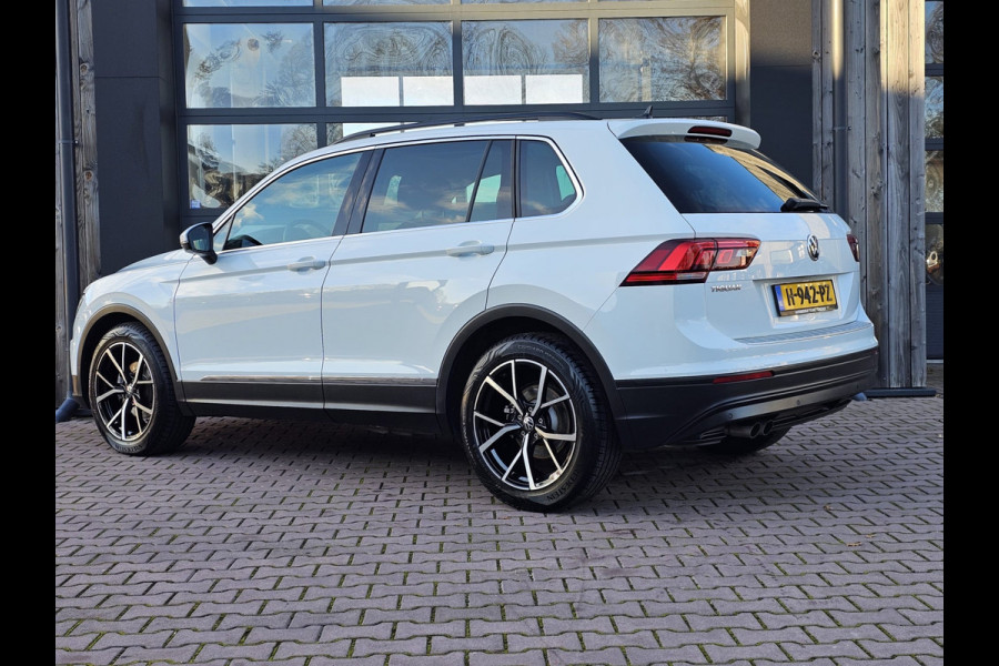 Volkswagen Tiguan 1.5 TSI ACT Comfortline | Automaat | LED | Pano | Stoelverwarming | ACC | App-connect | Lane Assist | Light Assist | Navi | Ambiente |