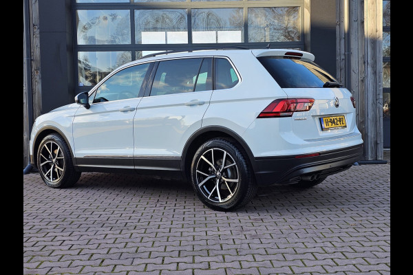 Volkswagen Tiguan 1.5 TSI ACT Comfortline | Automaat | LED | Pano | Stoelverwarming | ACC | App-connect | Lane Assist | Light Assist | Navi | Ambiente |